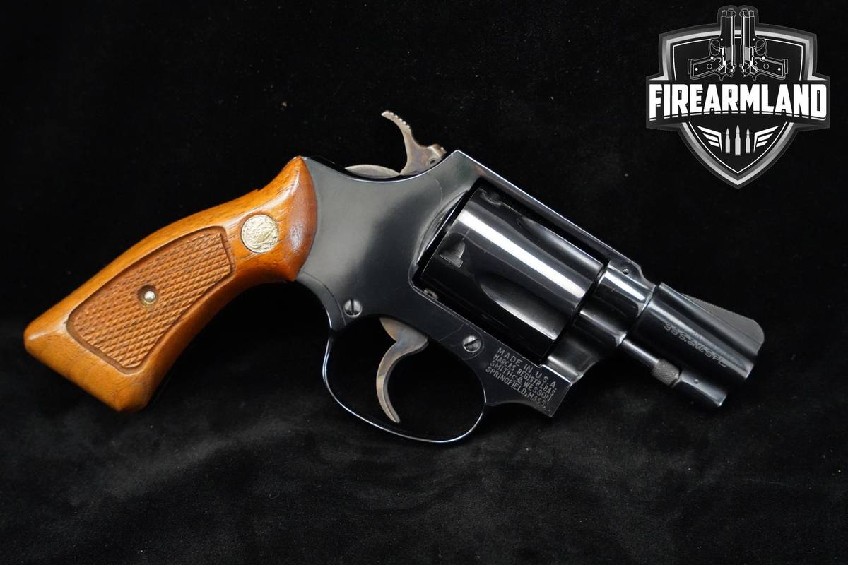Smith & Wesson (S&W) Model 36 Chiefs Special 38 Special 1.88" Blued S&W 36