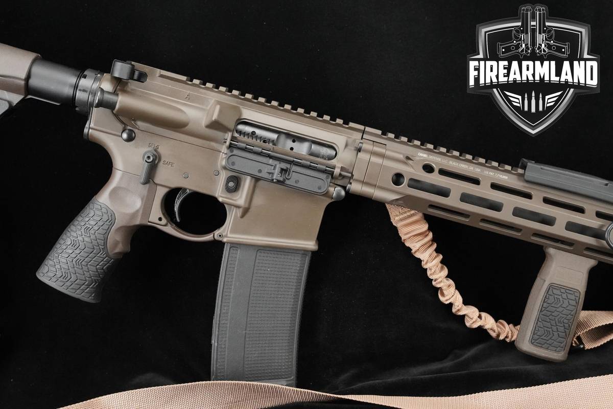 Daniel Defense DDM4 V7 5.56 NATO AR-15 AR15 AR FDE Daniel-Defense DDM4-V7