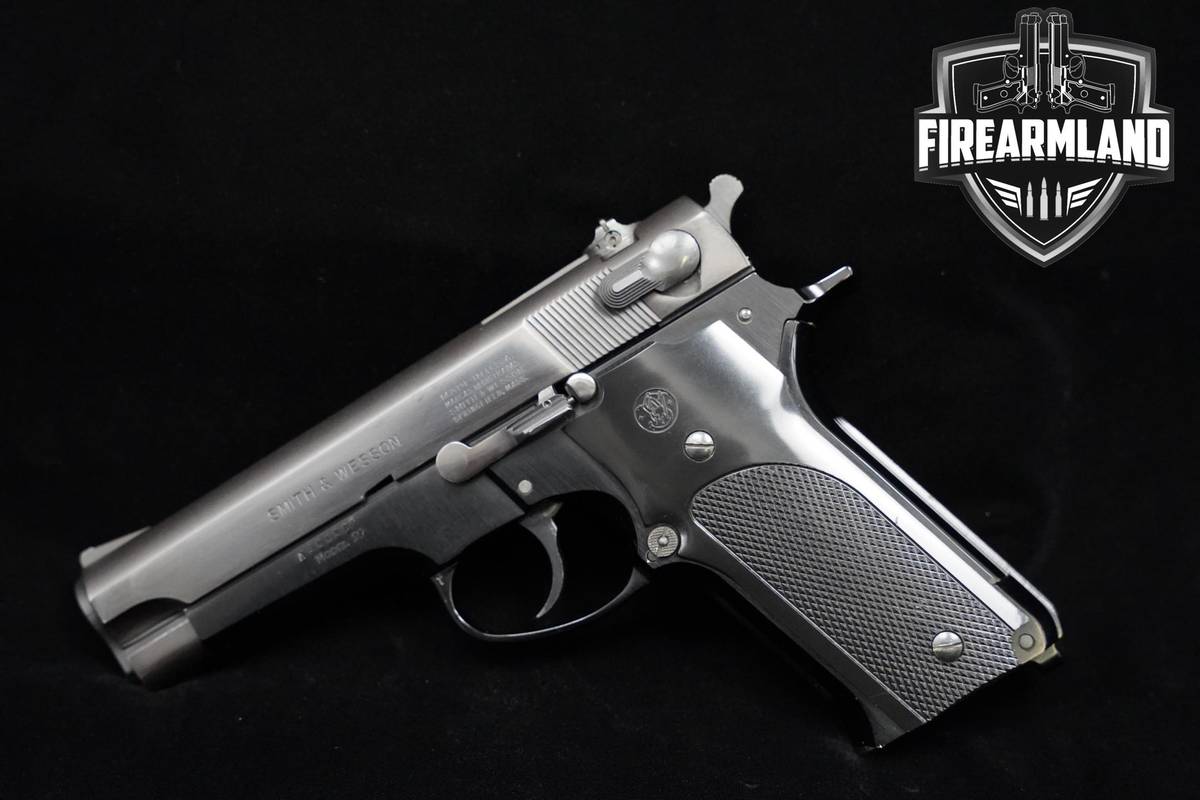 VINTAGE 1981 Smith & Wesson (S&W) Model 59 9mm 4" Blued S&W 59 +2 MAGS