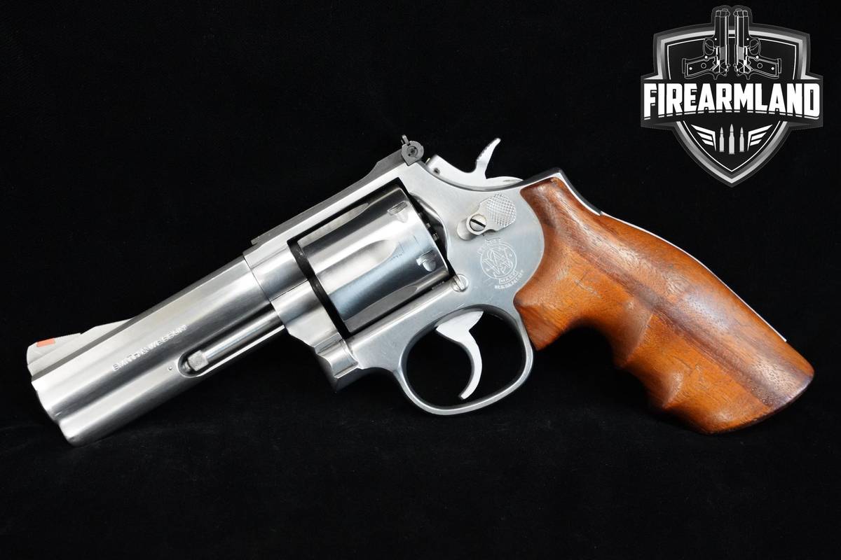 Smith & Wesson (S&W) Model 686-2 357 Magnum 4" Stainless Steel S&W 686-2