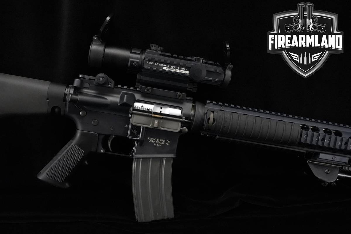 Knights Armament (KAC) SR-15 M5 Stoner Rifle 5.56 NATO SR-15 7 MAGS & OPTIC