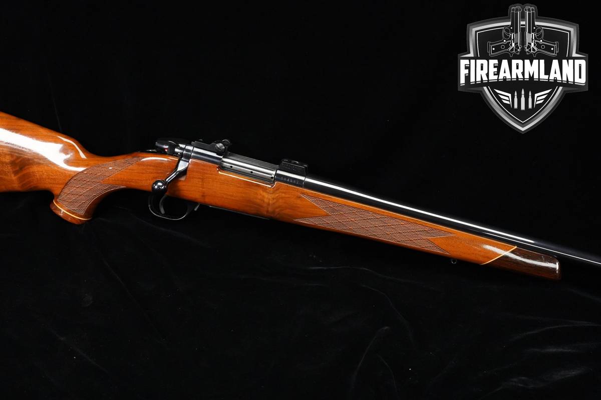Weatherby Mark V Varmintmaster 224 Wby Mag 26" Blued & Walnut Monte Carlo