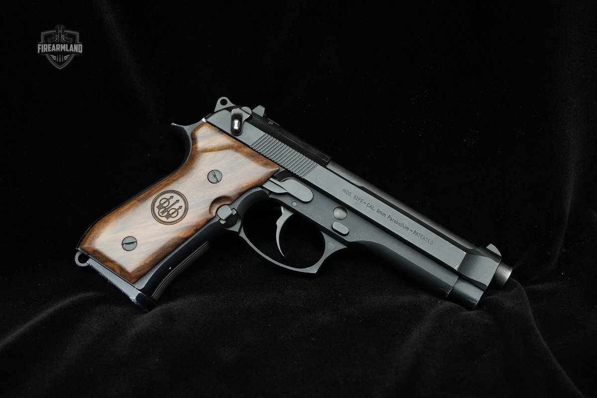 Beretta Model 92FS 9mm Beretta 9mm 92FS Pistol DA/SA 9 Luger M9 12rd 9-mm