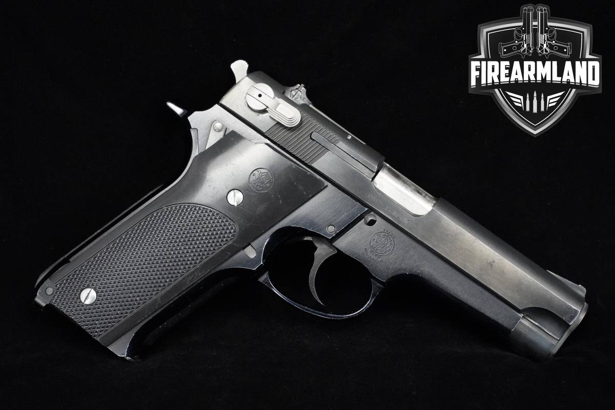 Smith & Wesson (S&W) Model 59 9mm 4" S&W 59 +4 MAGS