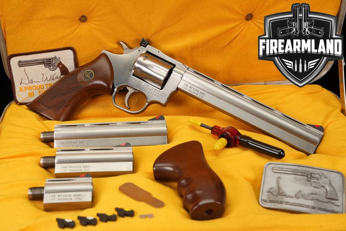COMPLETE SET Dan Wesson Model 15 VH Pistol Pac 357 Magnum +3 SPARE BARRELS