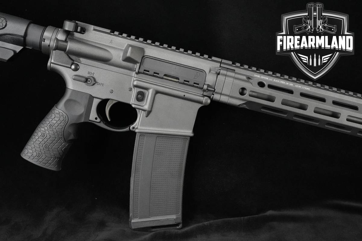 Daniel Defense DDM4 V7 5.56 NATO AR-15 AR15 AR 16" DDM4 DD-M4 +ORIG CASE