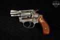 1971-1972 Smith & Wesson (S&W) Model 36 Chiefs Special .38 Spl. Bright Nickel in Good Condition Image 4