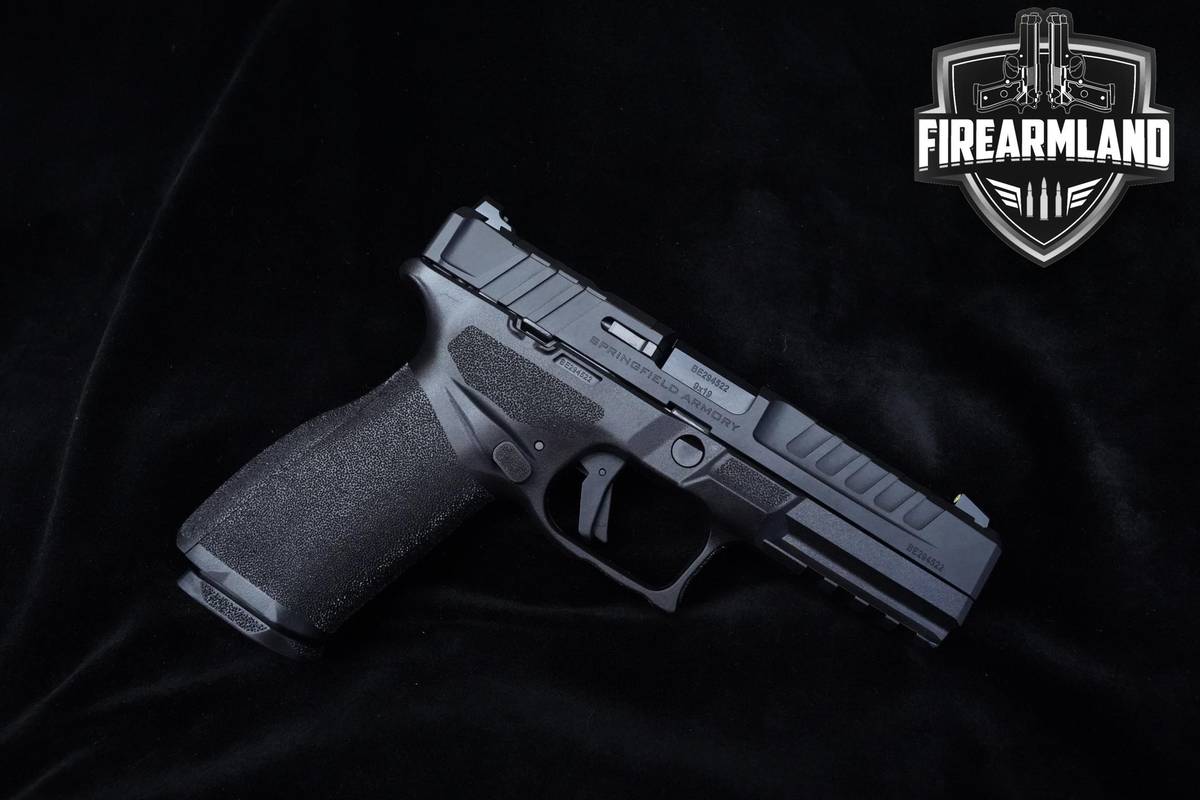 LIKE-NEW Springfield Armory Echelon 9mm 4.5" Springfield Echelon +2 MAGS