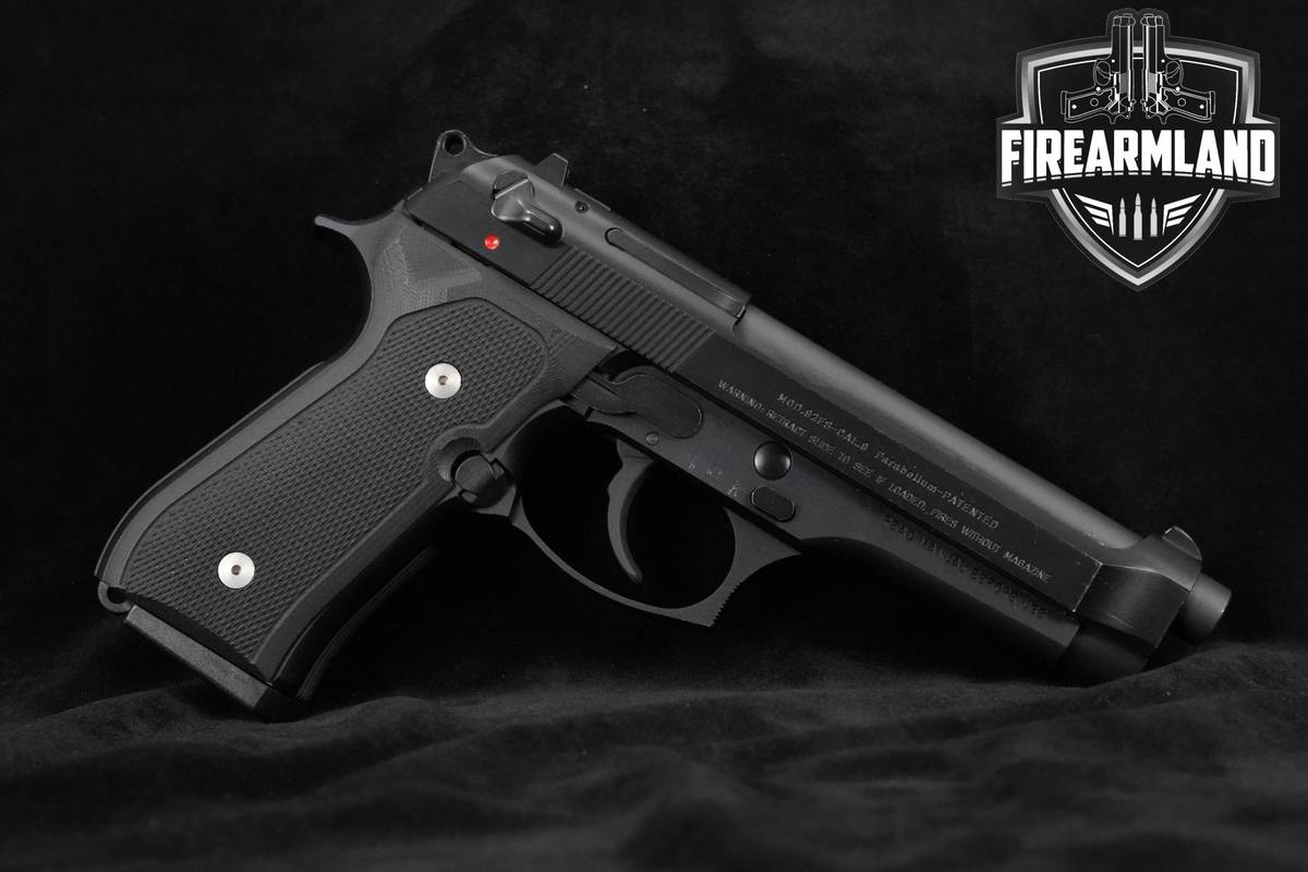 Beretta Model 92FS 9mm 4.9" DA/SA Beretta Mod-92-FS 92-FS +3 MAGS & OG CASE