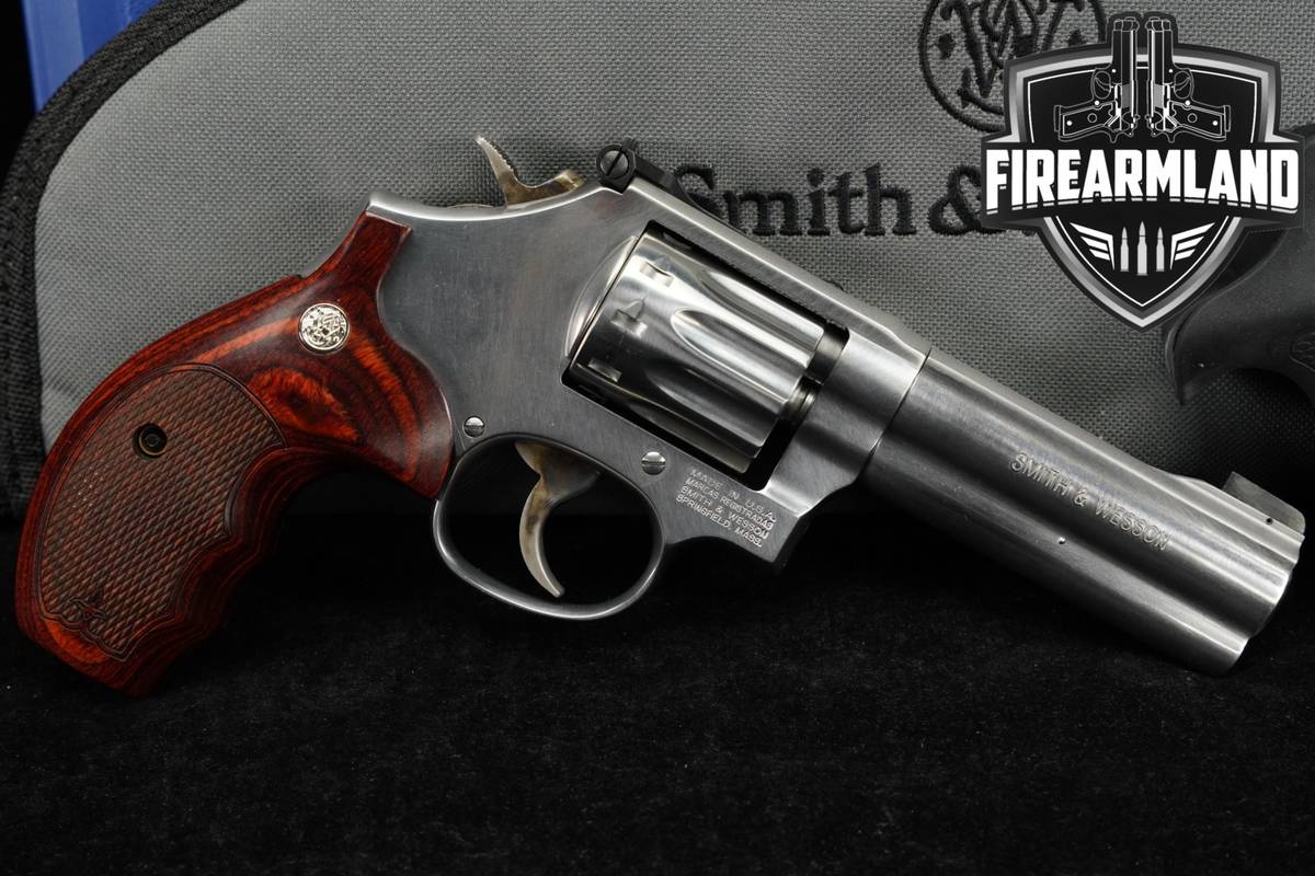 Smith & Wesson Model 617-6 S&W 22LR 4" Satin Stainless +ORIG CASE
