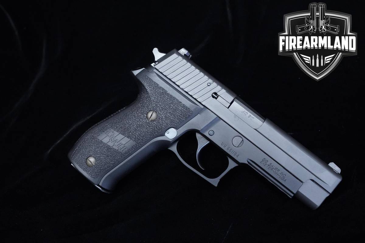 Sig Sauer P226 40 S&W 4.4" Nitron Sig-Sauer P226 P-226 +2 MAGS & ORIG CASE