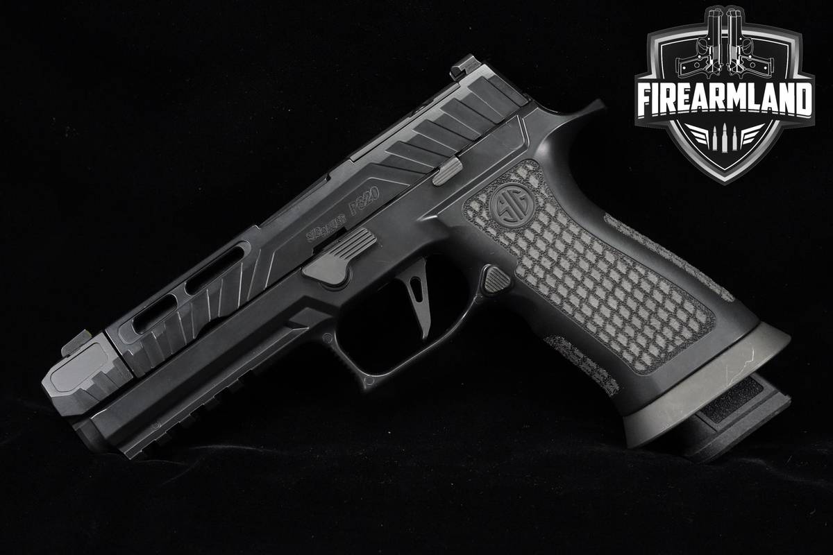 SIG Sauer Custom Works P320 SPECTRE COMP Blackout 9mm +2 MAGS & ORIG CASE