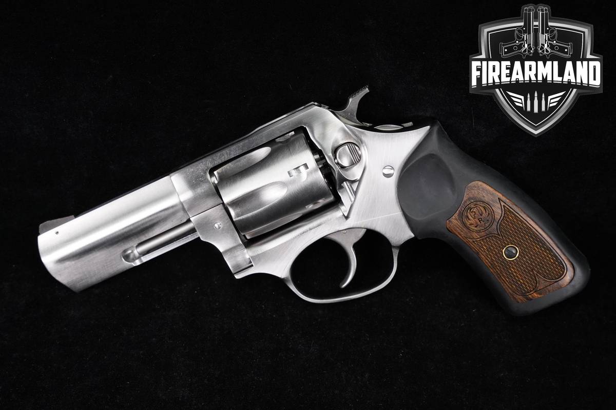 CARRY Ruger SP101 327 Federal Magnum 3.06" Satin Stainless +ORIG CASE
