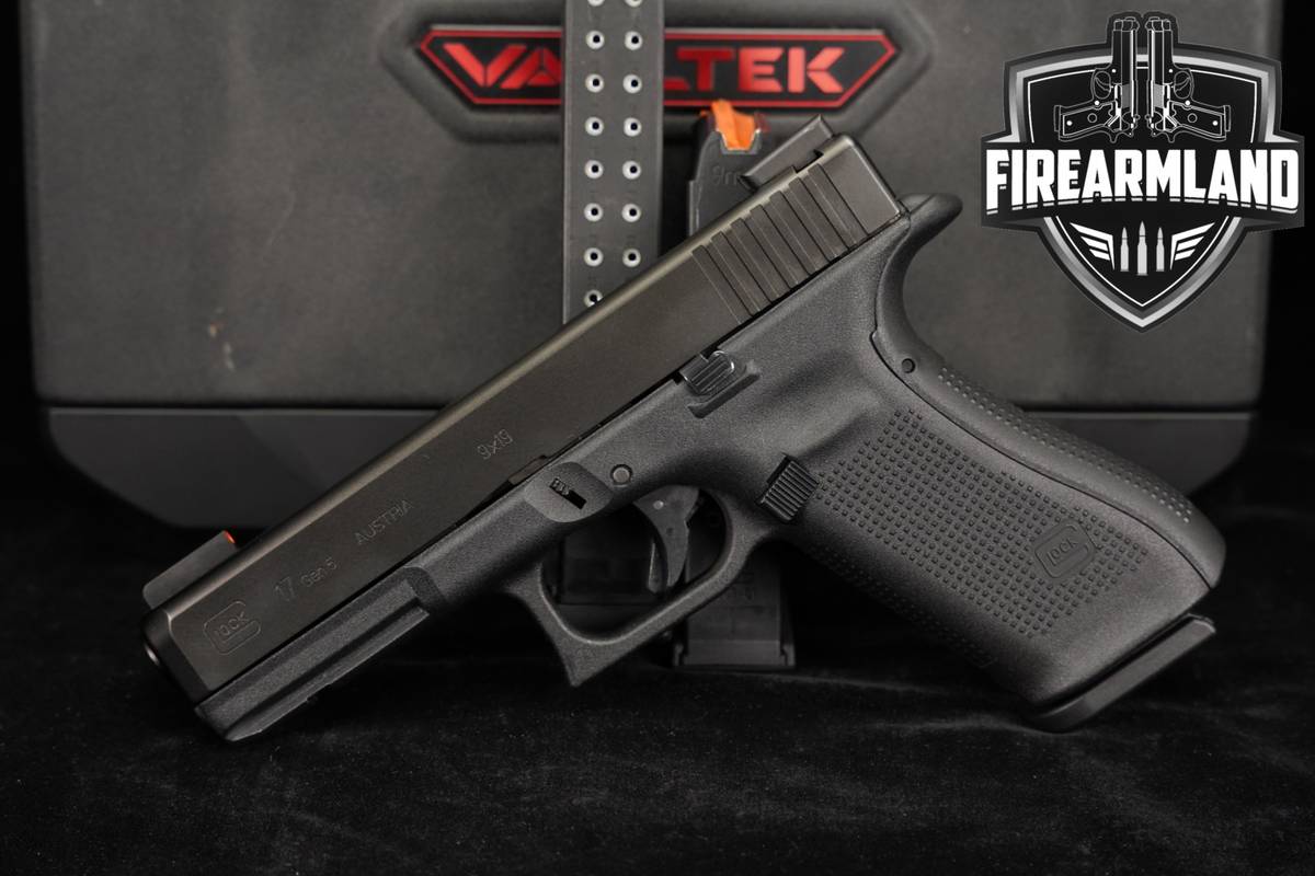 Glock 17 Gen5 G17 Gen 5 9mm 4.49 +3 MAGS, VAULTEK CASE