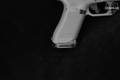 Glock 17 Gen 5 9mm Luger two tone in Excellent Condition Image 4