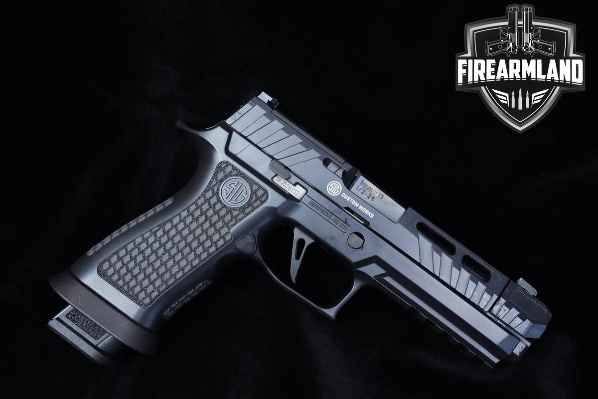Sig Sauer P320 Spectre Comp Blackout 9mm Sig-Sauer P320 +4 MAGS & ORIG CASE