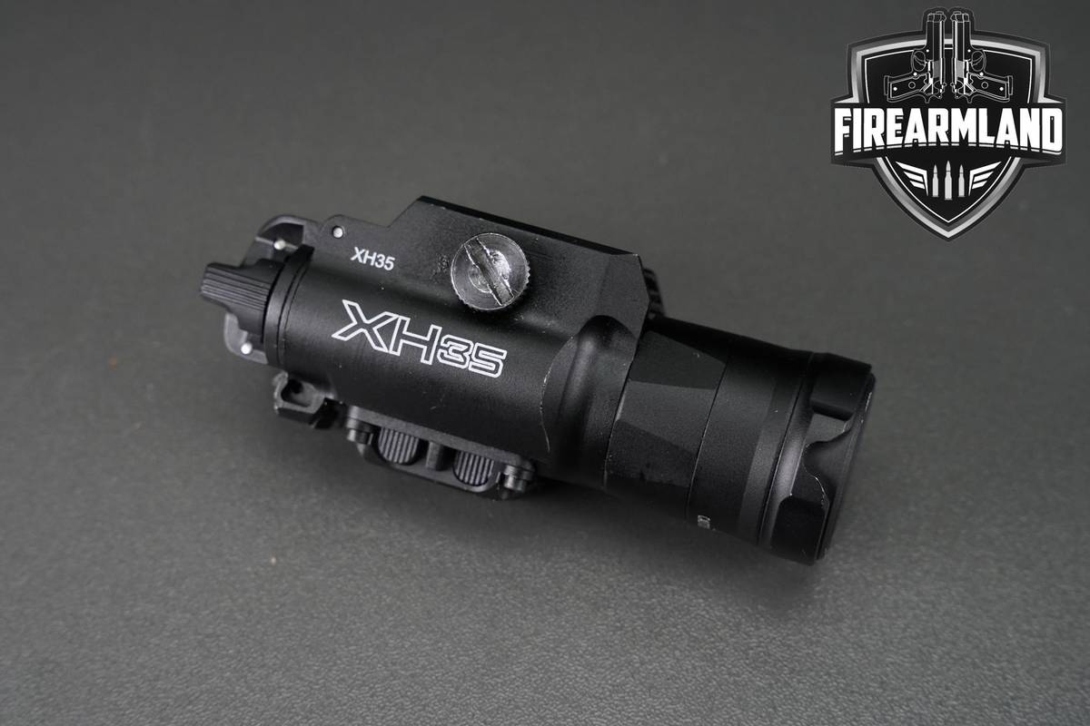 SureFire XH35 300 Lumens on Low & 1,000 Lumens on High