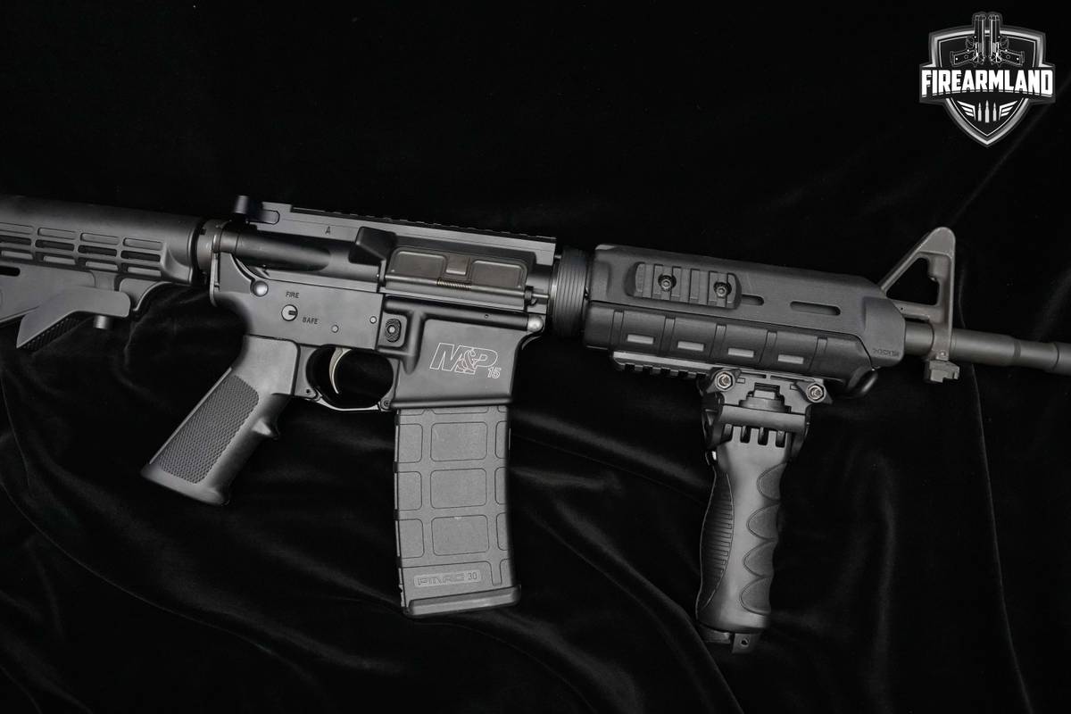 Smith & Wesson M&P15 16" 30+1 5.56 NATO AR-15 S&W AR15 M&P15 556 223 AR S&W