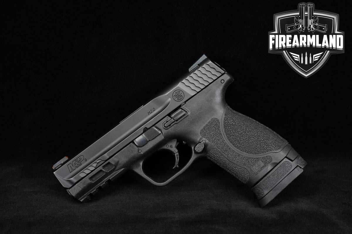 Smith & Wesson M&P9 M2.0 Compact 9-mm +4 MAGS & ORIG CASE