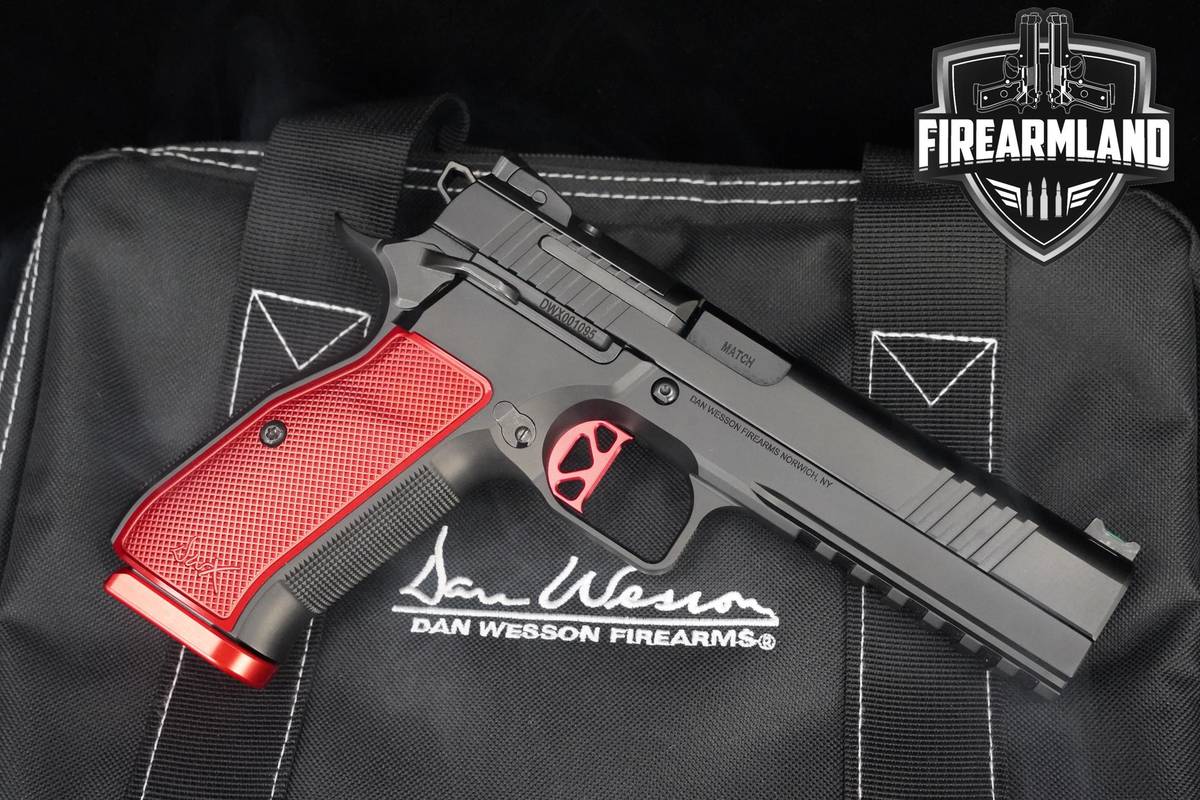 LIKE-NEW Dan Wesson DWX Optic Ready 9mm 4.95" Dan-Wesson-DWX +4 MAGS & CASE