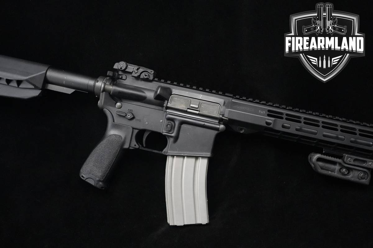 Bushmaster XM15-E2S 5.56 NATO AR-15 AR15 AR 18.2" Bushmaster-XM15-E2S 4MAGS