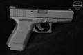 Glock 19 GEN 2 9mm Luger (9x19 Para) Black in Very Good Condition Image 3