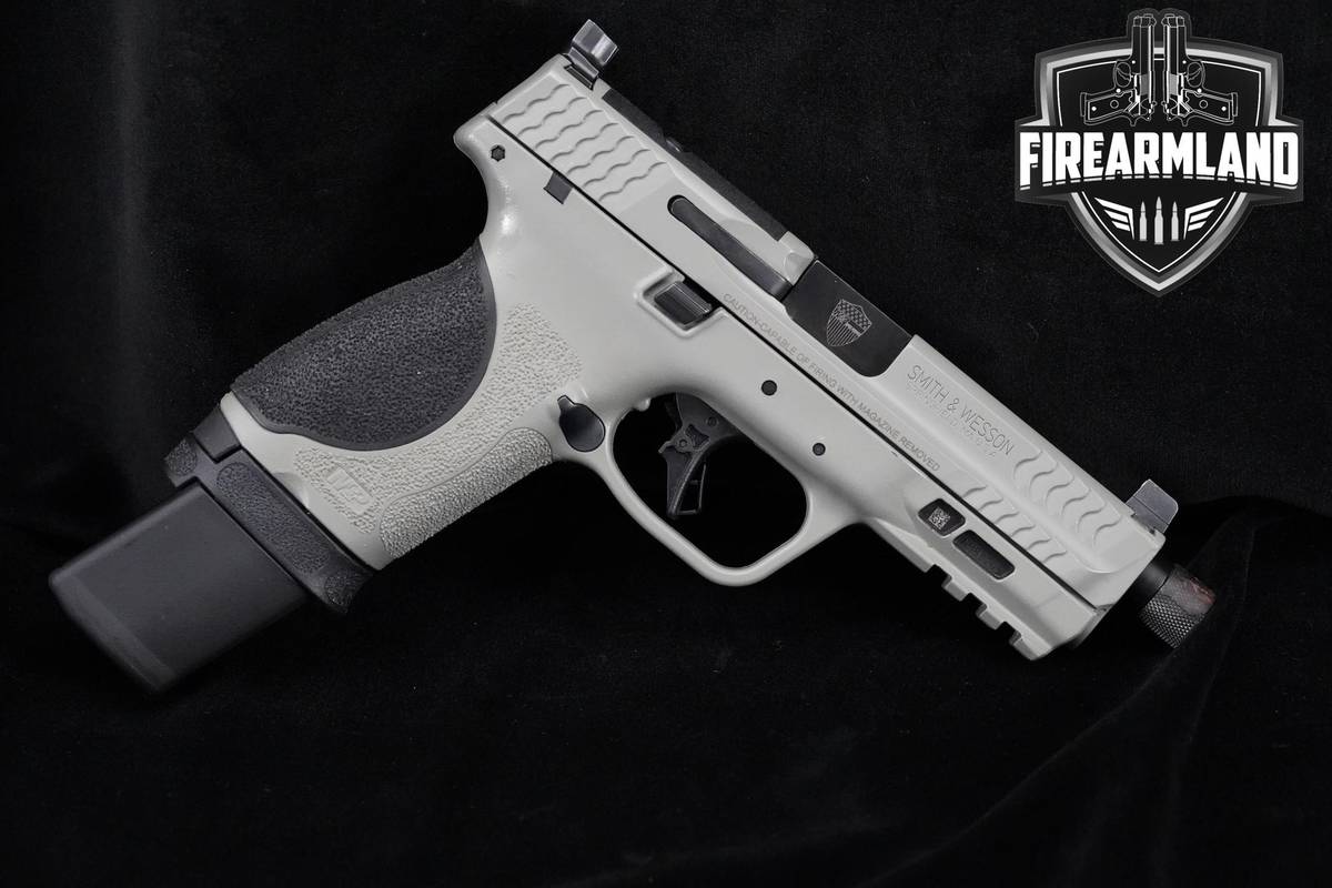 Smith & Wesson (S&W) M&P 9 M2.0 Compact OR SPEC Series 9mm 4.6" S&W +4 MAGS