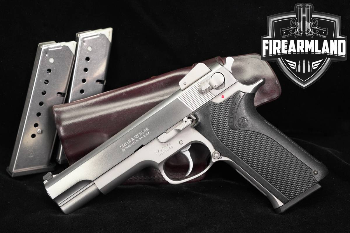 Smith & Wesson S&W Model 1006 10mm 5" Stainless Pistol +3 MAGS & HOLSTER