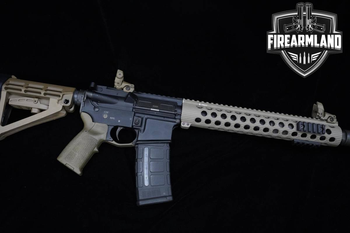 Lewis Machine & Tool CO. (LMT) Defender2000 5.56 NATO AR-15 AR15 AR 14.5"