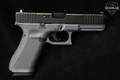 Glock 17 Gen5 9mm Luger Black/Gray in Like-New Condition Image 3
