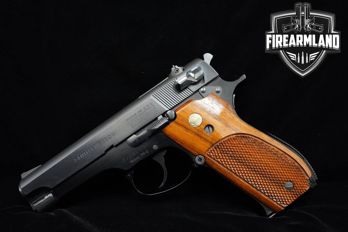 NICE! 1976 Smith & Wesson (S&W) Model 39-2 9mm 4" Blued S&W 39-2 +ORIG BOX