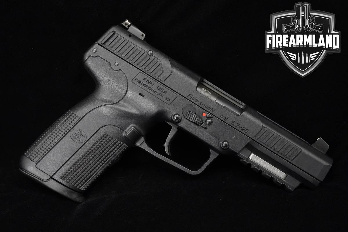 FN Herstal Five-seveN 5.7x28 20+1 Black FN Five-seveN +3 MAGS & ORIG CASE