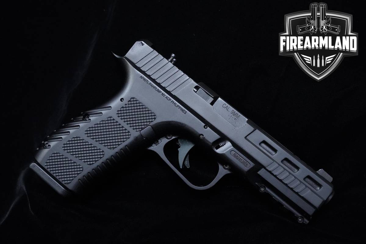 Rock Island Armory (RIA) STK 100 9mm 4.5" RIA ORIG CASE