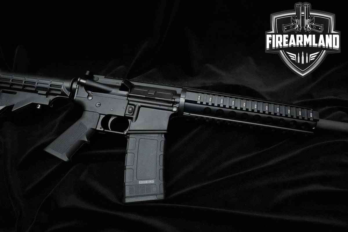 LIKE-NEW Bear Creek Arsenal (BCA) BCA15 300 Blackout AR-15 AR15 AR BCA15