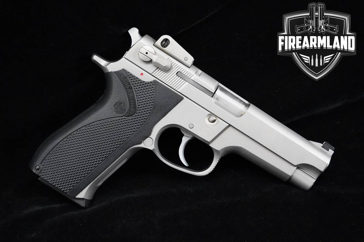 Smith & Wesson S&W Model 5906 3rd Gen 9mm 4" SW +2 MAGS