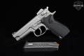 Smith & Wesson (S&W) Model 5906 3rd Generation 9mm Luger Stainless in Very Good Condition Image 2