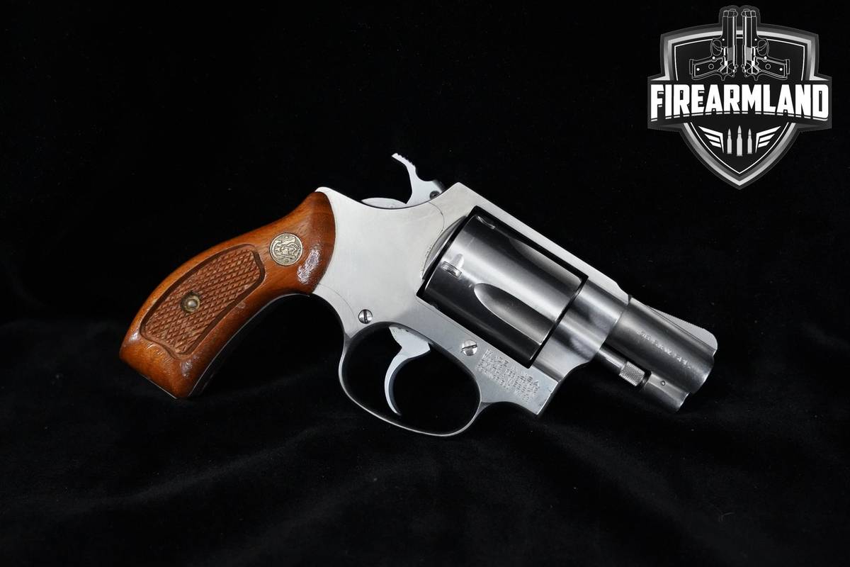 1990 Smith & Wesson (S&W) Model 60-7 Chief's Special Stainless 38 Special