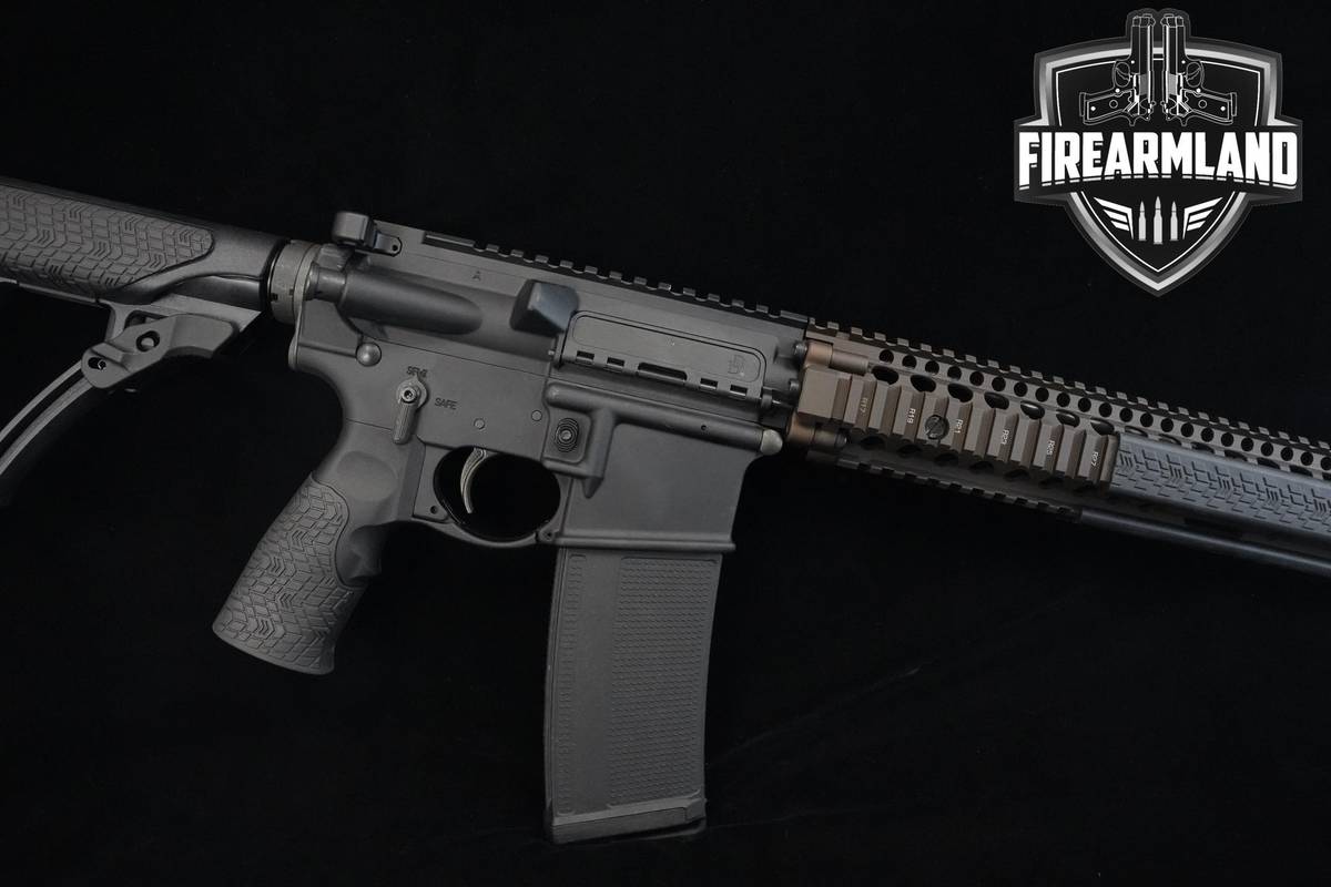 Daniel Defense M4A1 5.56 NATO AR-15 AR15 AR Daniel-Defense-M4A1 M4-A1 +CASE