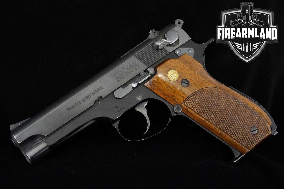 1968 Smith & Wesson (S&W) Model 39 9mm 4" Polished Blued S&W 39 DA/SA