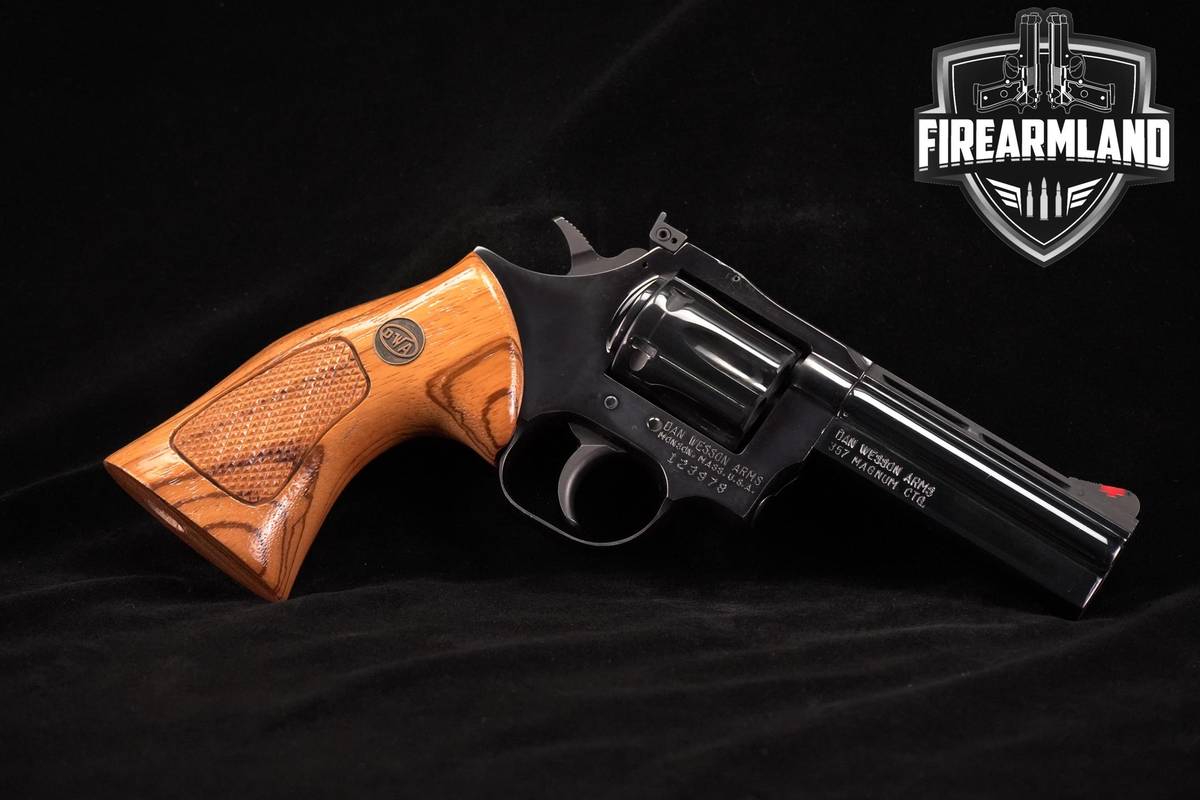 1975 Dan Wesson Model 15-2VH Pistol Pak 2.5" 4" 6" 8" .357-Magnum