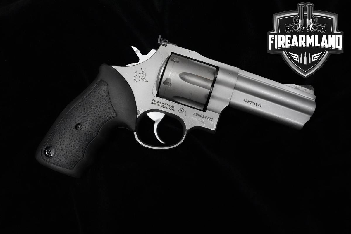 Taurus 44 SS4 44 Magnum 4" Stainless Steel Taurus +ORIG BOX