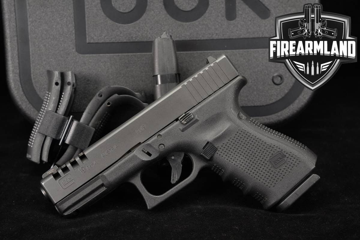 Glock 19 Gen4 G19 Gen 4 9mm 4.02 +2 MAGS & ORIG CASE
