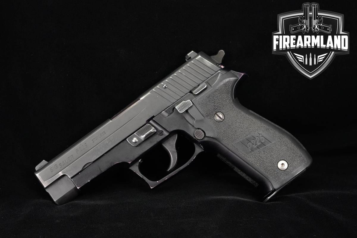 Sig Sauer P226 40-S&W 4.4" Stainless P-226 +4 MAGS & ORIG CASE