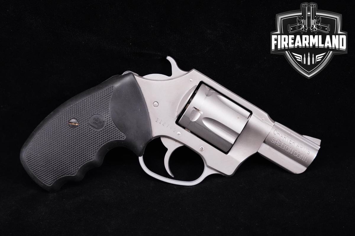 SNUB-NOSE Charter Arms Undercoverette 32-Magnum 2" DA/SA