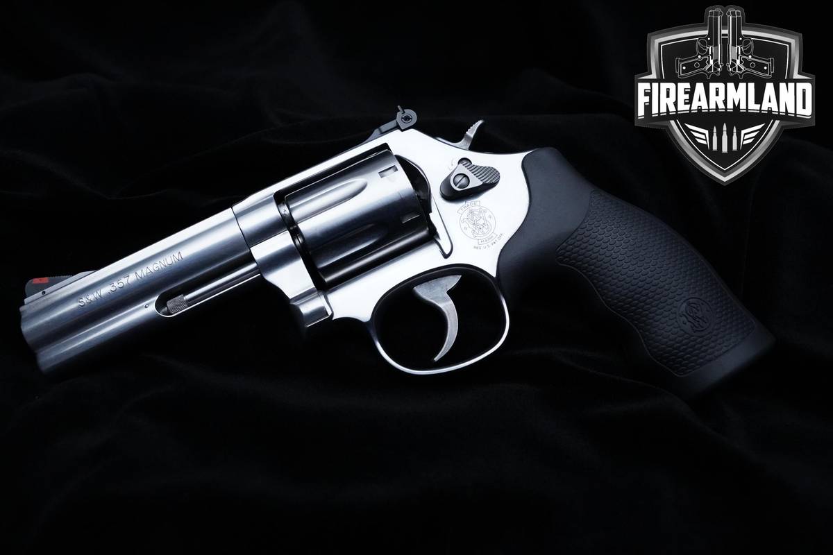 Smith & Wesson (S&W) 686-6 Plus 357 Magnum 4" 686-6 S&W +ORIG CASE