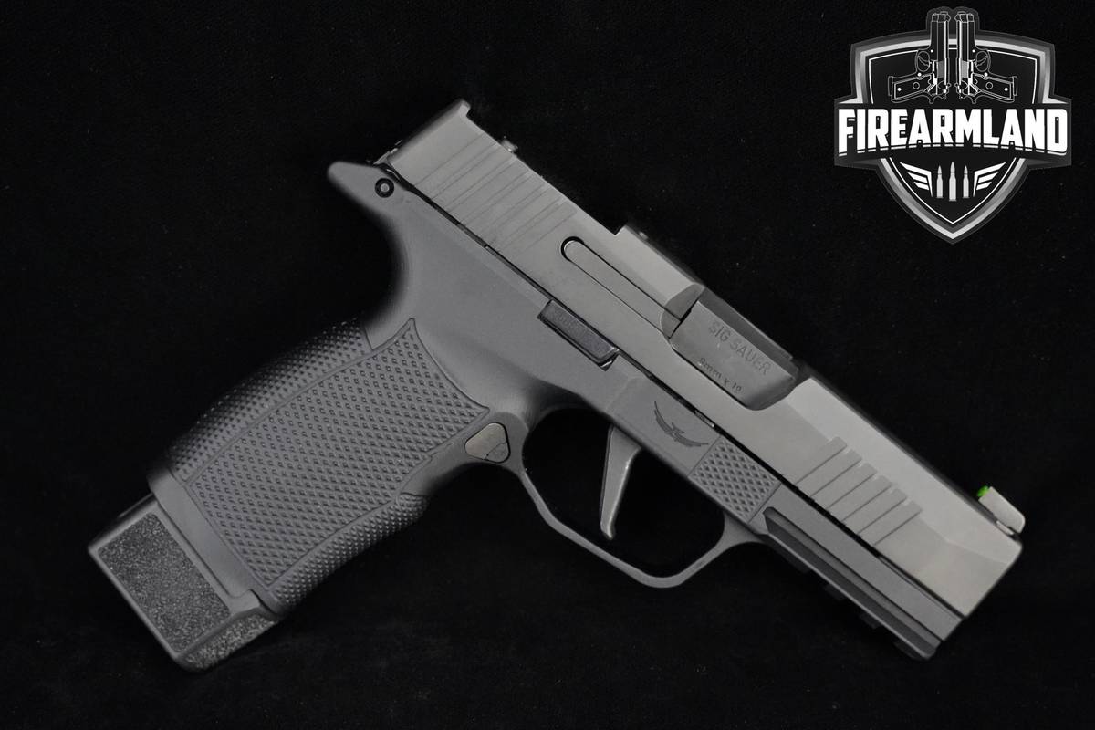 Sig Sauer P365 XL Icarus Precision 9mm Sig-Sauer P365 +CASE & HOLSTER