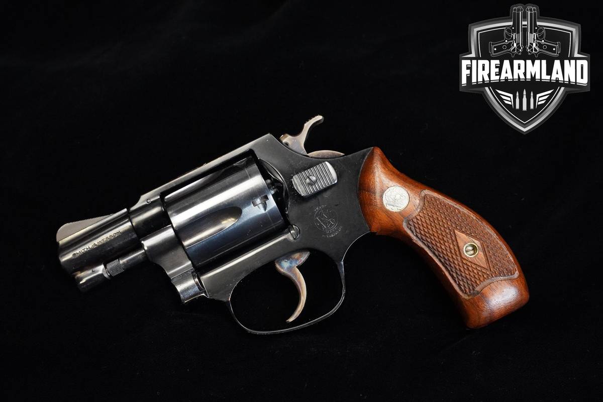 1956 Smith & Wesson (S&W) Pre-Model 37 Chiefs Special Airweight 38 Special