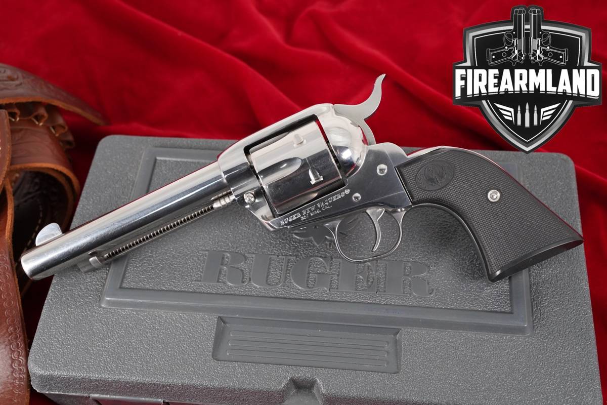 Ruger New Vaquero 357 Magnum 5.5" High-Polish Stainless +CASE, HOLSTER
