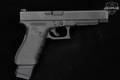 Glock 34 Gen3 9mm Luger Black in Excellent Condition Image 3