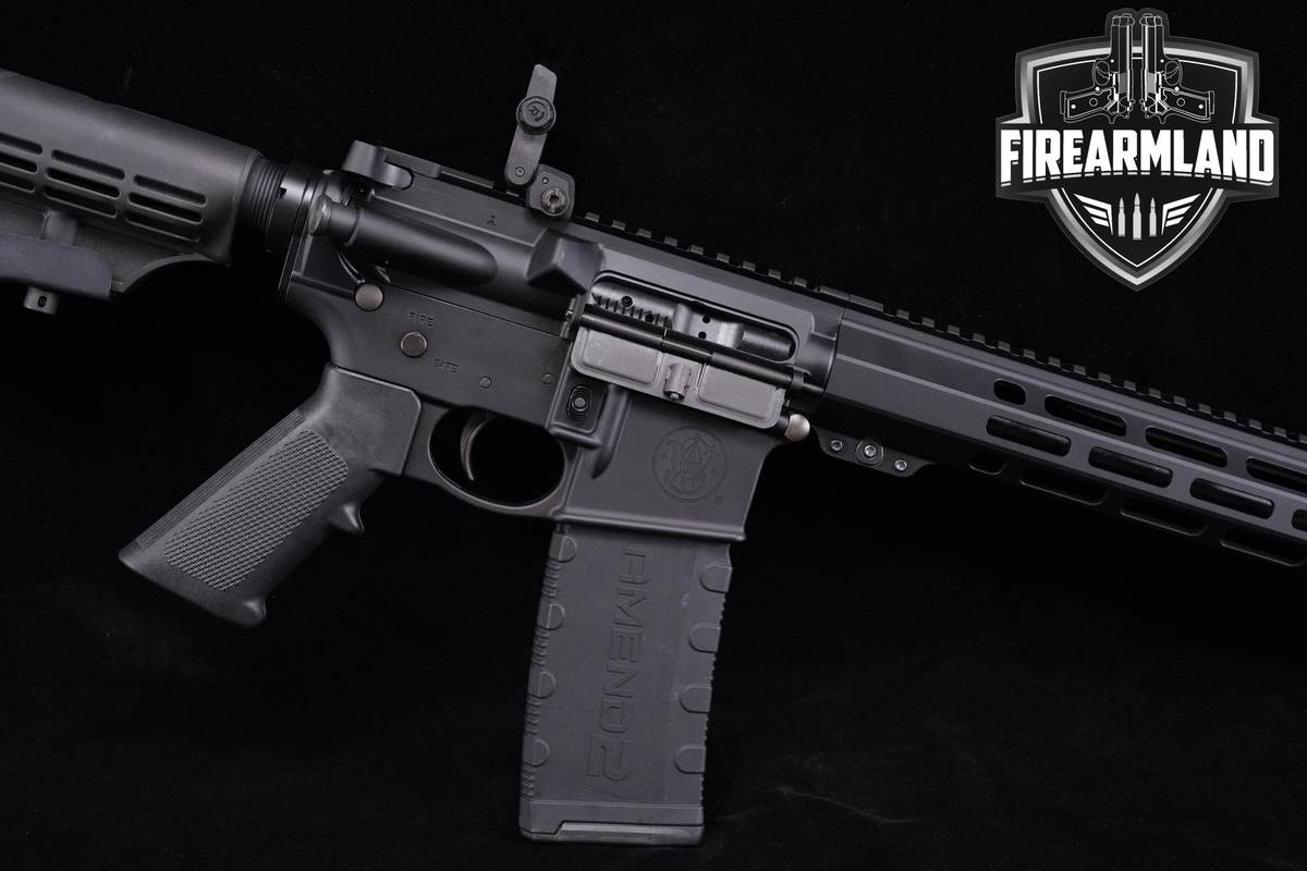 Smith & Wesson S&W M&P-15 Sport III 5.56 NATO 16" AR15 Tactical-AR